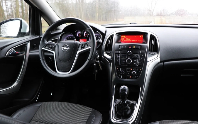Opel Astra cena 24999 przebieg: 179000, rok produkcji 2010 z Tarnogród małe 436